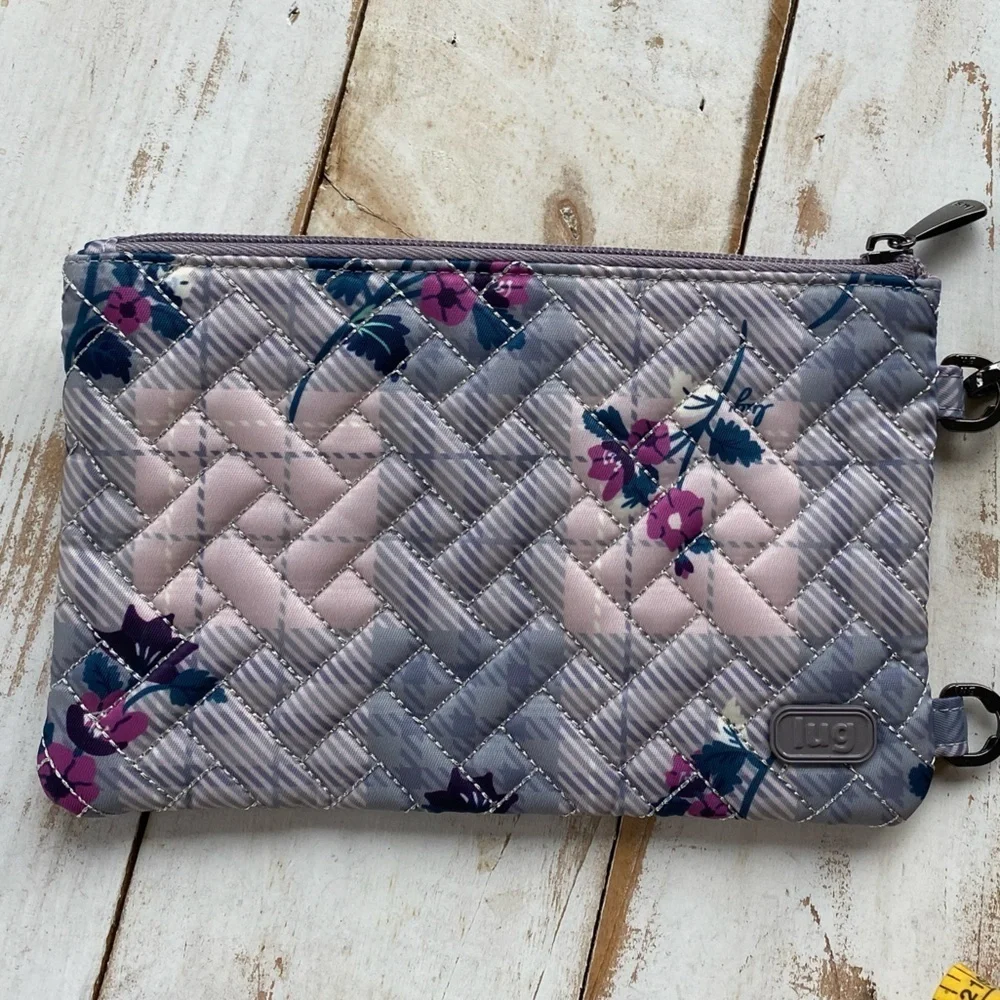 LUG Peekaboo Quilted Wristlet MINT wallet purse casual travel NWOT